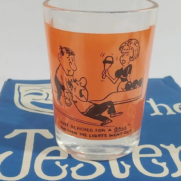 Vtg The Jesters Set of 4 Shot  Glasses. - Picture 6 of 10